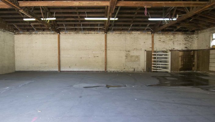 HWD.Locs.Lincoln.Hgts.Warehouse.B