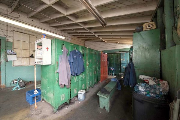 10989 locker2