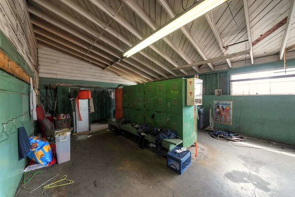 10989 locker