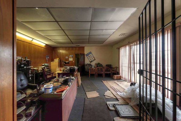 10989 office3