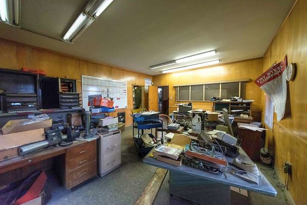 10989 office8