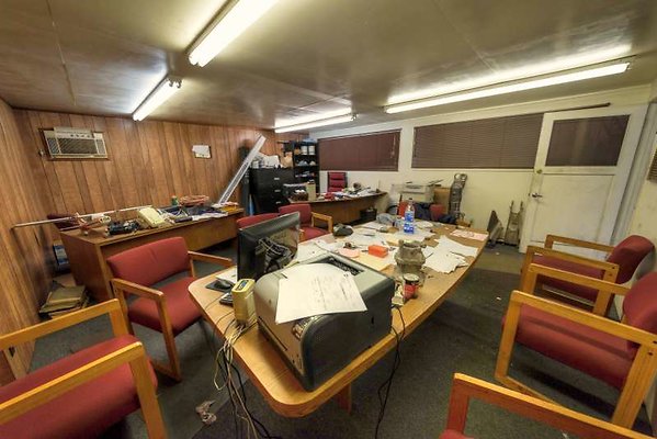 10989 office17