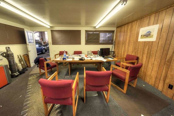 10989 office16
