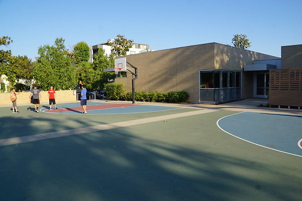 Roxbury.Park.BH.BBall.Ext.17