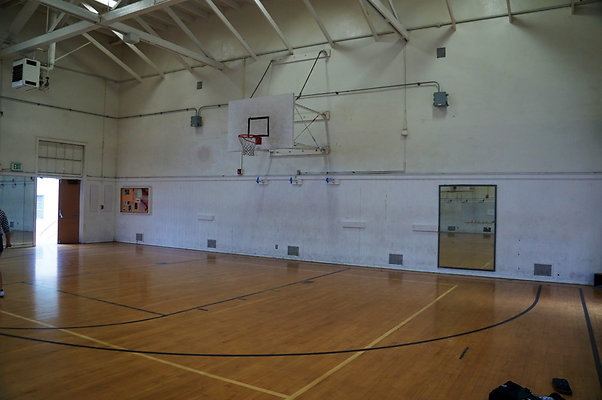 Uni.HS.Old.Gym.12