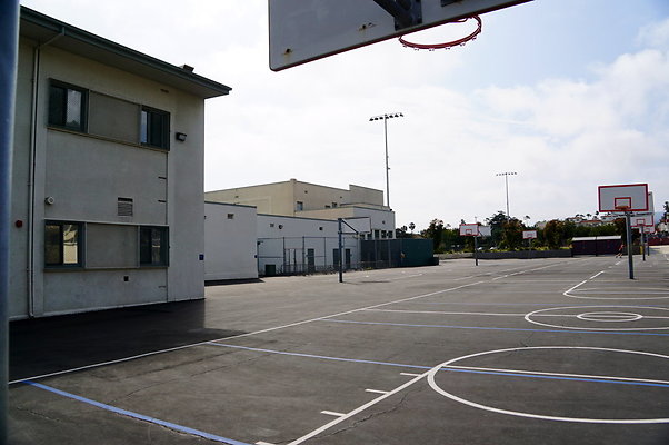 Lincoln.sm.Gym.Exts.01