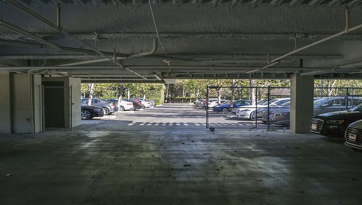 150-N.-Orange-Grove-Parking-Garage-02