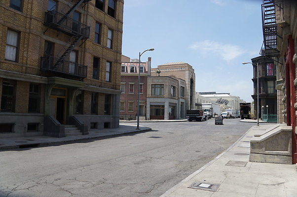 Paramount.Back.Lot.w.car.92