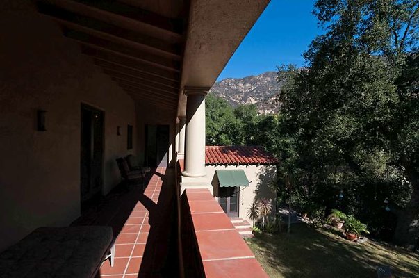 3683 balcony2
