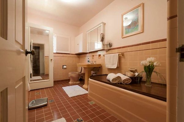 3683 bath2