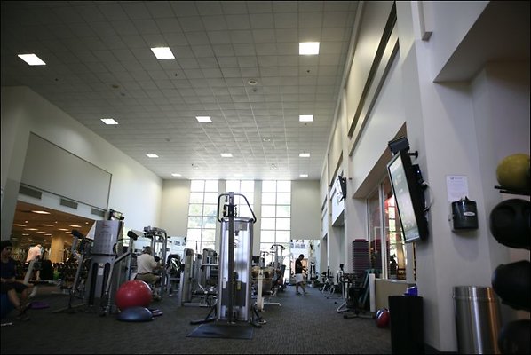 ParkTerrace 90045 20110427 1210