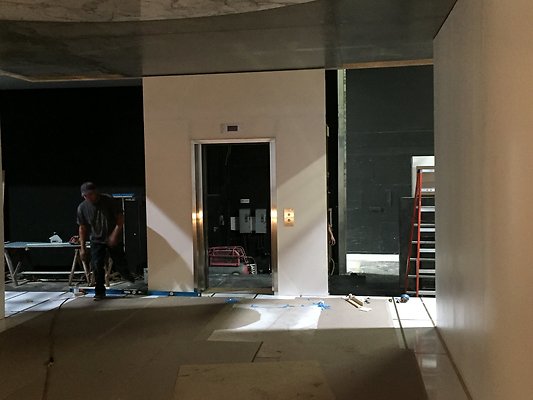 HeidKlum-VisionScenery-Colaboration-10&quot; tall facade