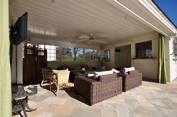 8993 poolhouse3