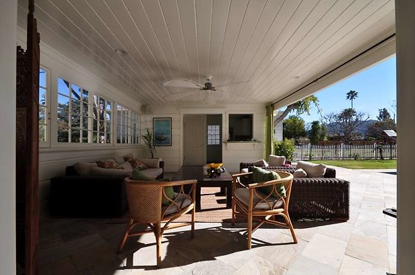 8993 poolhouse2