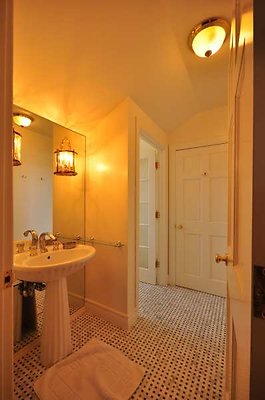 8993 bath7