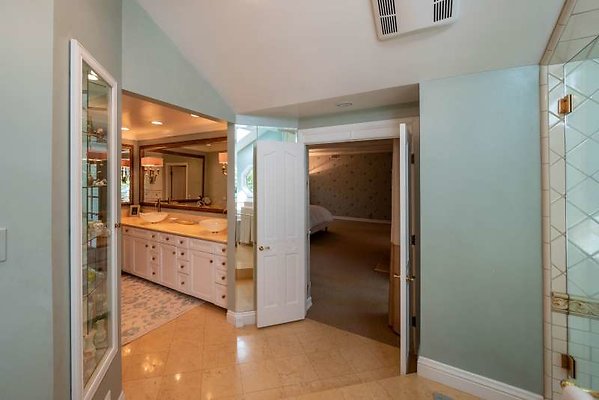 10282 bath3