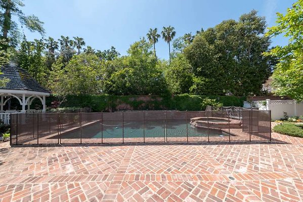 10282 pool