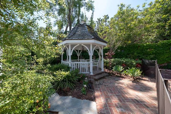 10282 gazebo2
