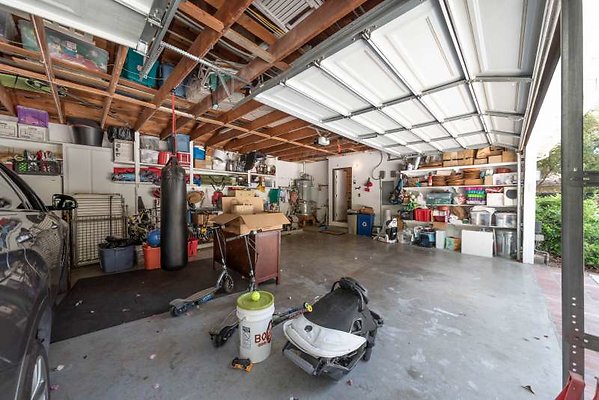 11215 garage2