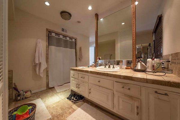 11215 bath2