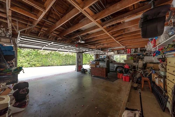 11215 garage