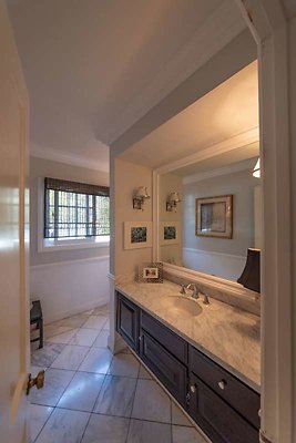 11215 bath8