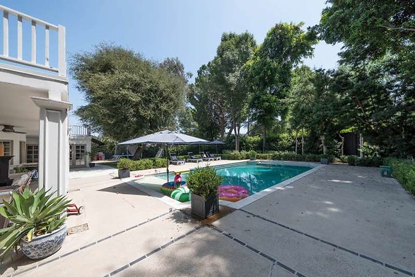 11215 patio