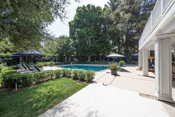 11215 patio2