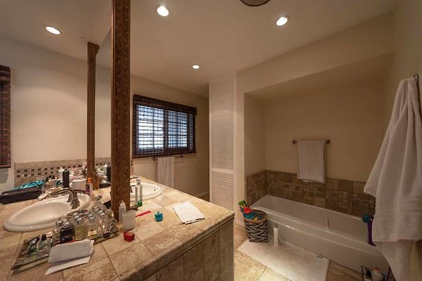 11215 bath4