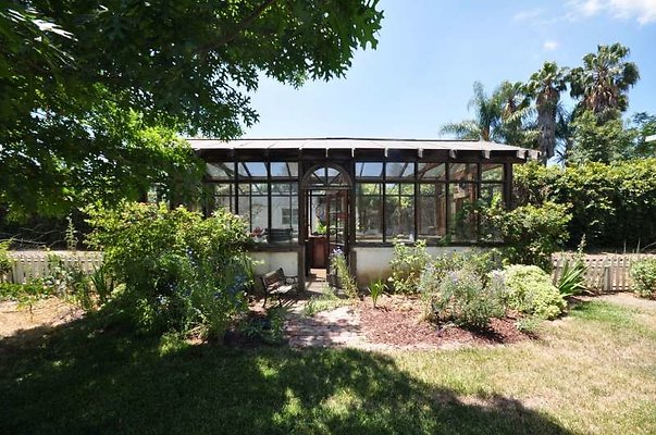 2618 greenhouse2