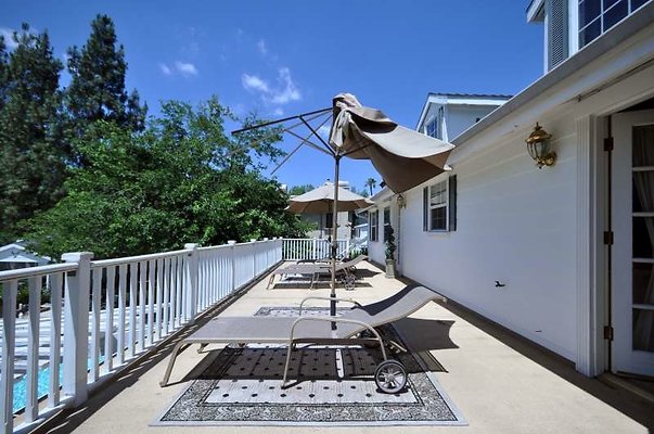 2618 balcony