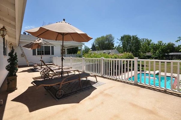 2618 balcony2
