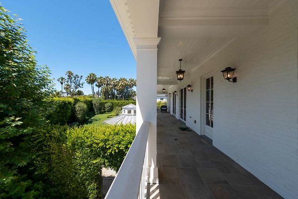 12451 balcony7