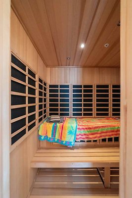12451 sauna