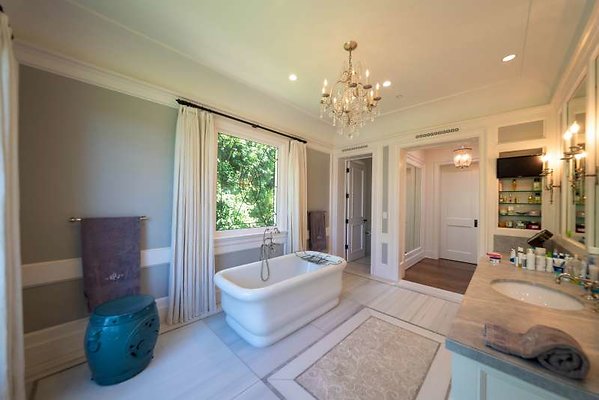 12451 bath4