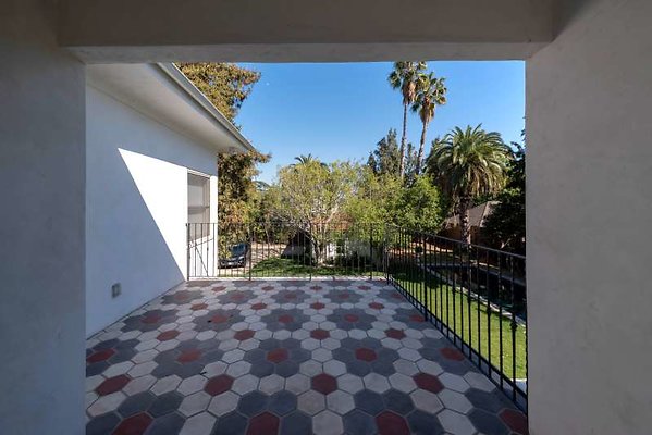 12015 balcony