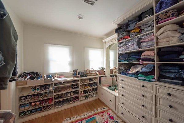12015 closet