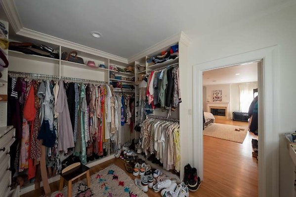 12015 closet2