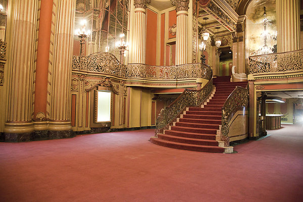 Los Angeles Theater 5