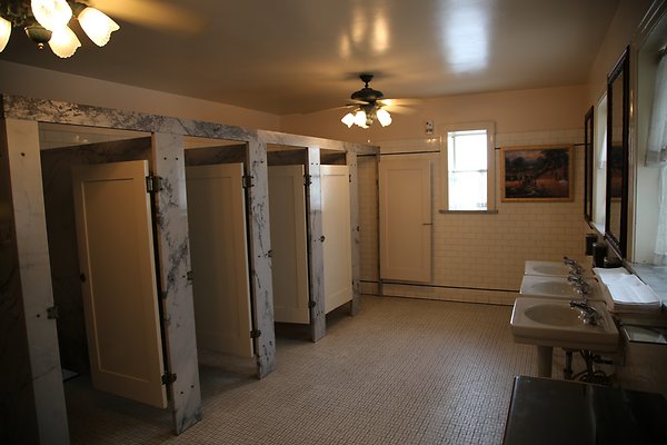 Wilshire Ebel Womens Bathroom