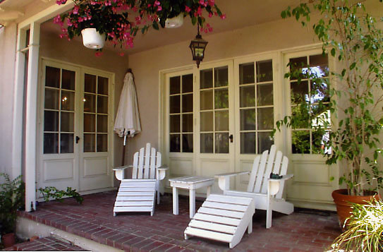 2587 porch