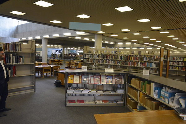 MAIN.LIBRARY.41