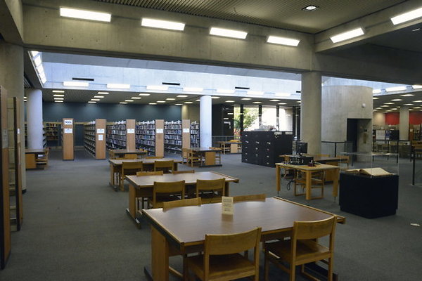 MAIN.LIBRARY.43