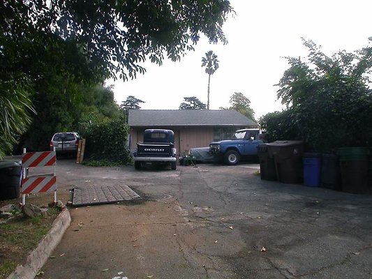 8065 parking5