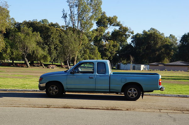 Cheviot.Park.Green.Sidewalk.35