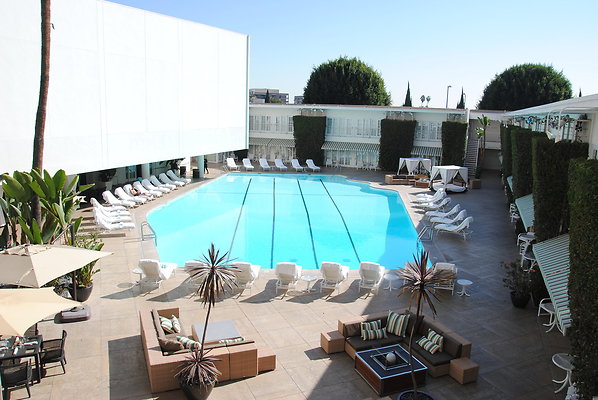 Beverly Hilton.Pool
