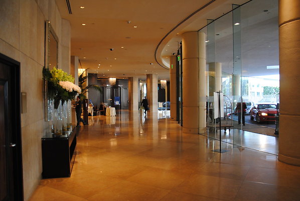 Beverly Hilton.Lobby