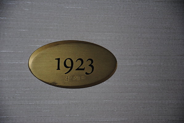 Century Plaza.Room1923