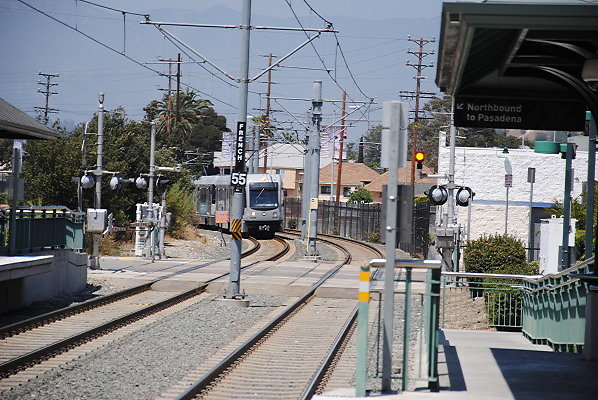 MTA.Gold.Heritage Square Station37