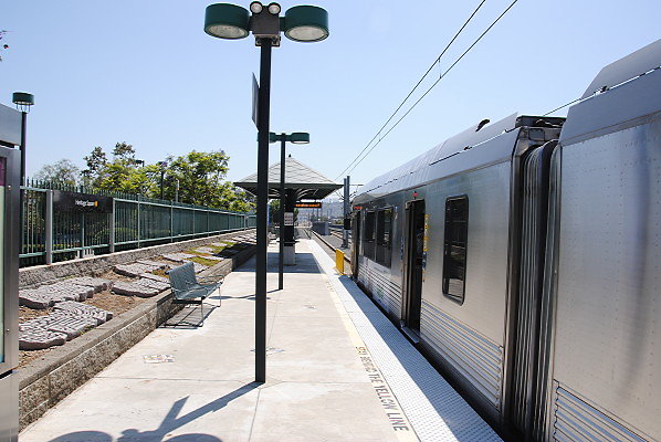 MTA.Gold.Heritage Square Station02